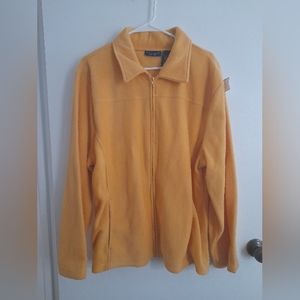 Woman 2x sweaters with zipper